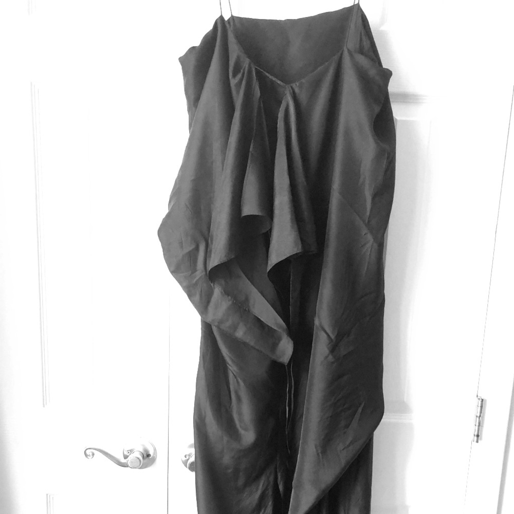 100% SILK DESIGNER GOWN BLACK TROSMAN US 6